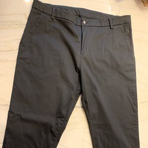 Men’s size 38 Lululemon Commission Pant Black